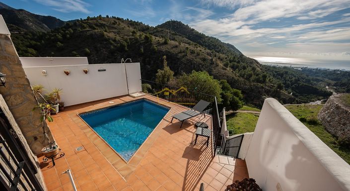 Image No.1-3 Bed House for sale