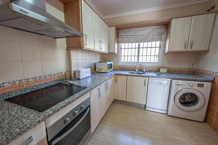 Image No.16-3 Bed House for sale