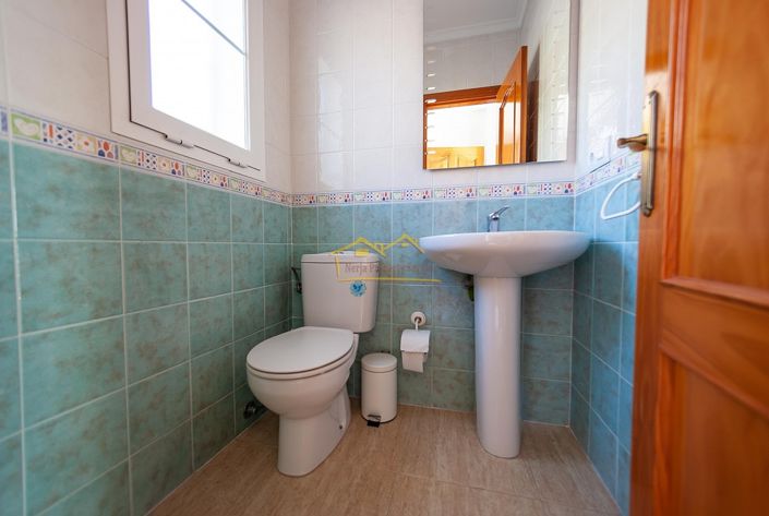 Image No.26-3 Bed House for sale