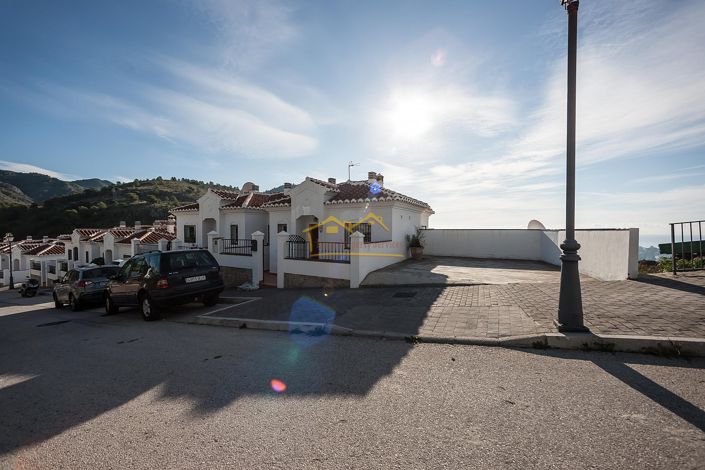 Image No.48-3 Bed House for sale