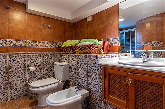 Image No.30-7 Bed Villa for sale