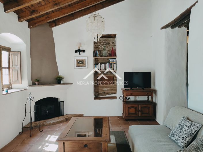 Image No.13-9 Bed Property for sale