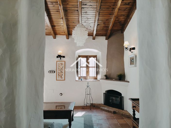 Image No.19-9 Bed Property for sale