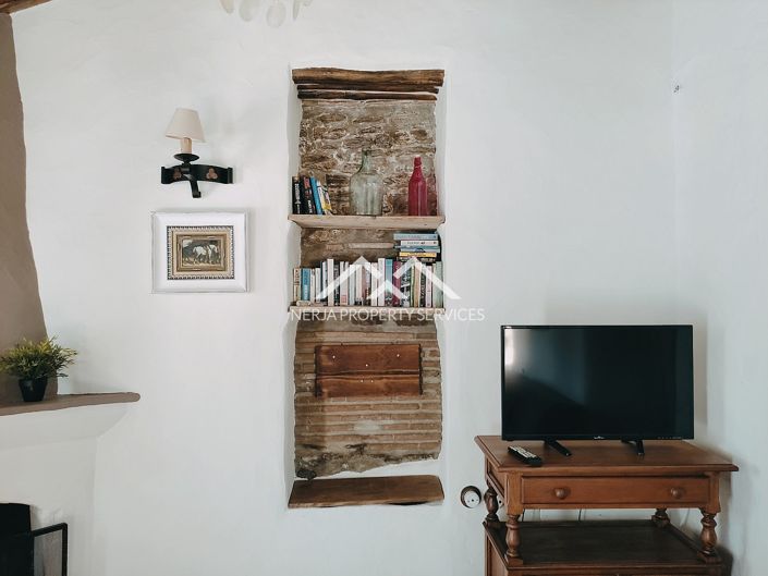 Image No.20-9 Bed Property for sale