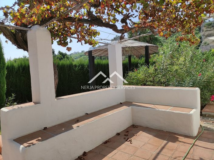 Image No.42-9 Bed Property for sale