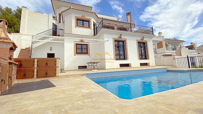 Image No.2-5 Bed Villa for sale