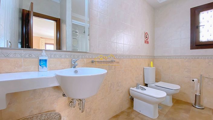 Image No.30-5 Bed Villa for sale