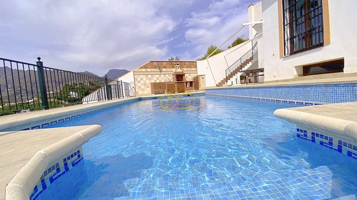 Image No.5-5 Bed Villa for sale