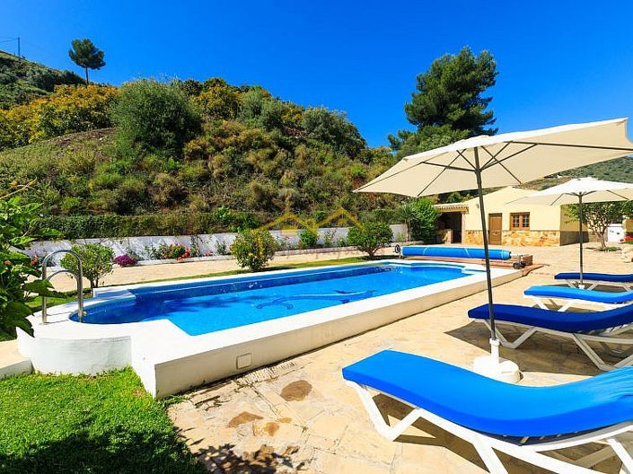 Image No.1-Villa de 4 chambres à vendre à Nerja