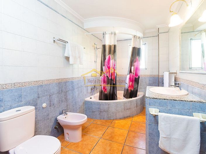 Image No.12-4 Bed Villa for sale