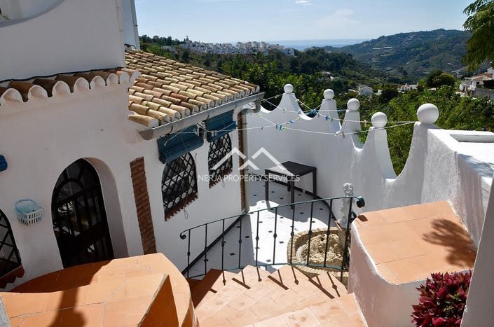 Image No.16-7 Bed Country Property for sale