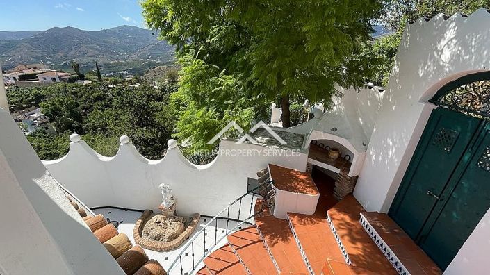 Image No.17-7 Bed Country Property for sale