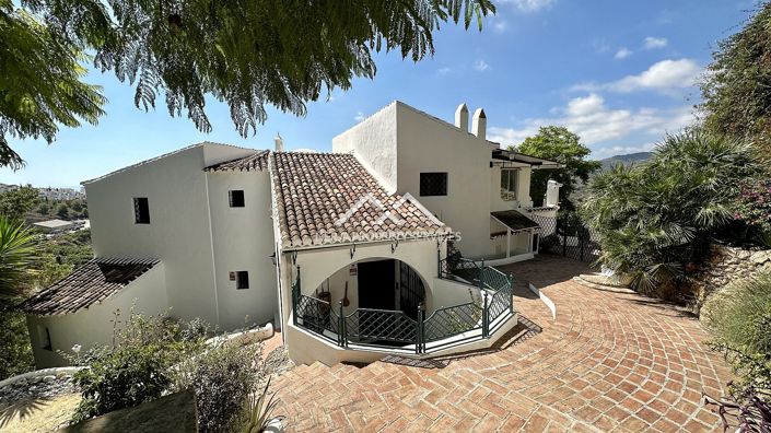 Image No.2-7 Bed Country Property for sale