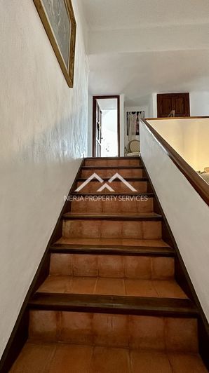 Image No.21-7 Bed Country Property for sale
