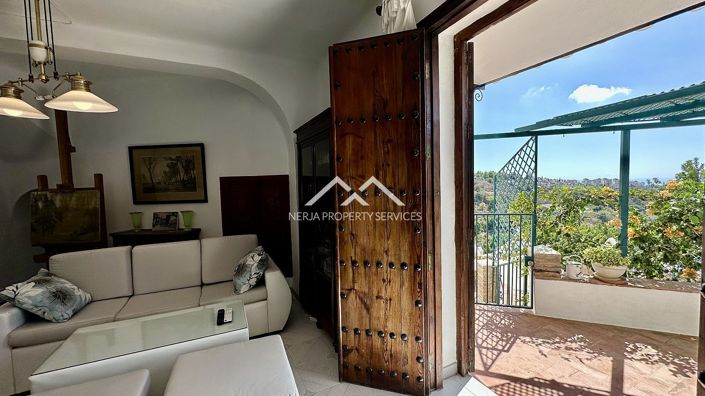 Image No.6-7 Bed Country Property for sale