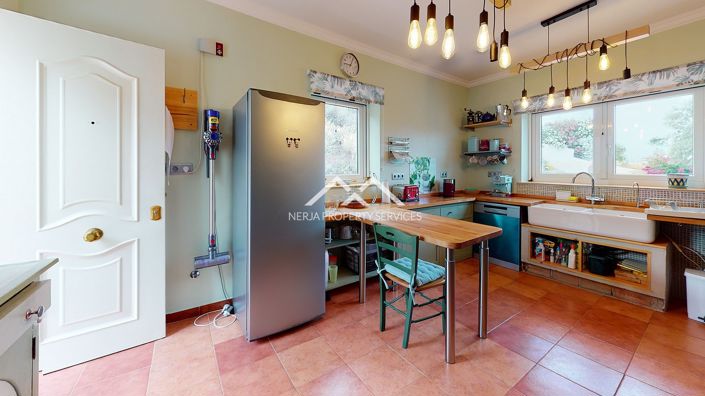 Image No.12-3 Bed Villa for sale