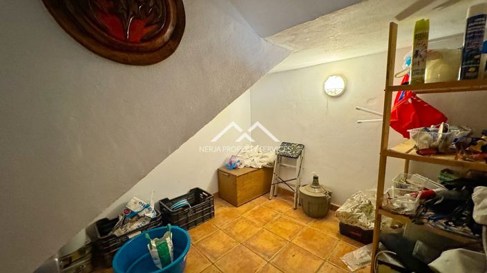 Image No.17-4 Bed House for sale