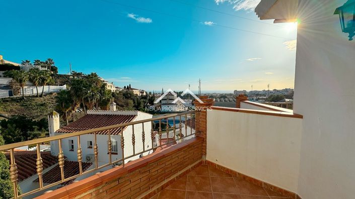 Image No.26-4 Bed House for sale