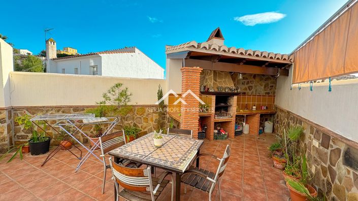 Image No.5-4 Bed House for sale