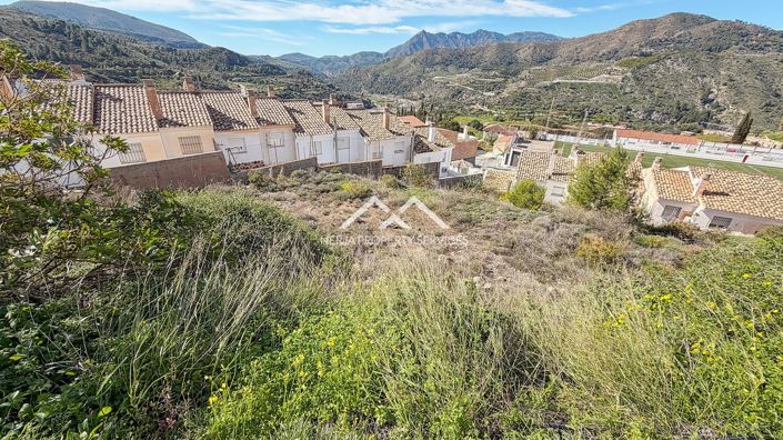 Image No.24-3 Bed Property for sale