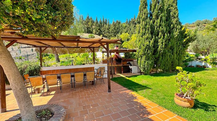 Image No.11-7 Bed Villa for sale