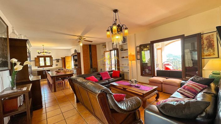 Image No.17-7 Bed Villa for sale