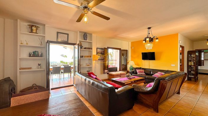 Image No.18-7 Bed Villa for sale