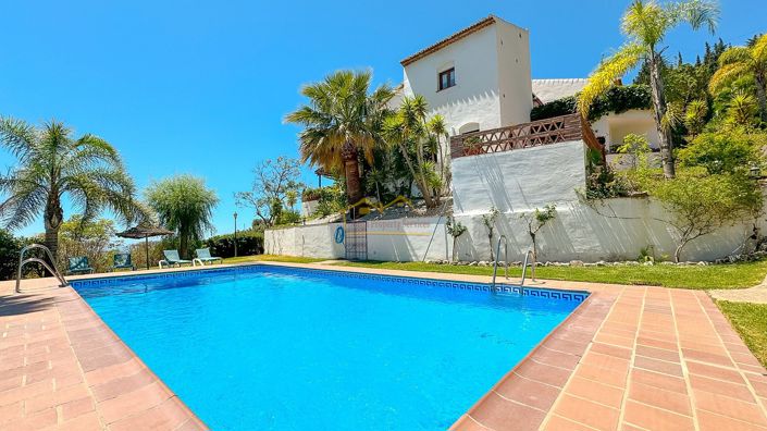 Image No.7-7 Bed Villa for sale