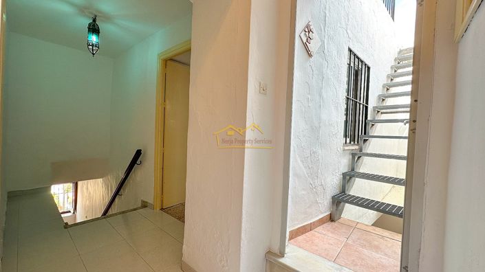 Image No.30-3 Bed Townhouse for sale
