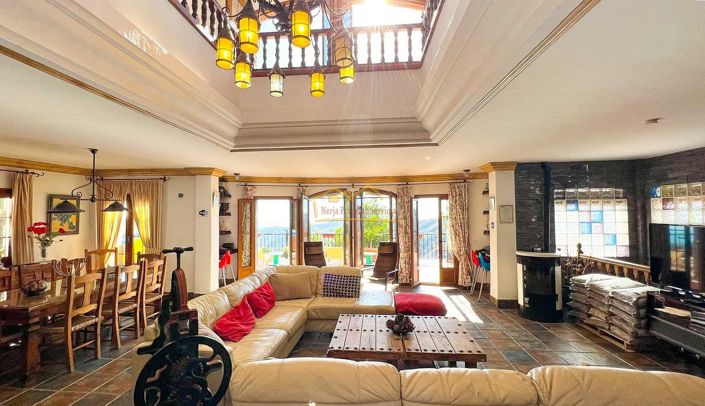 Image No.11-6 Bed Villa for sale