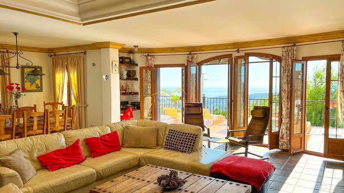 Image No.12-6 Bed Villa for sale