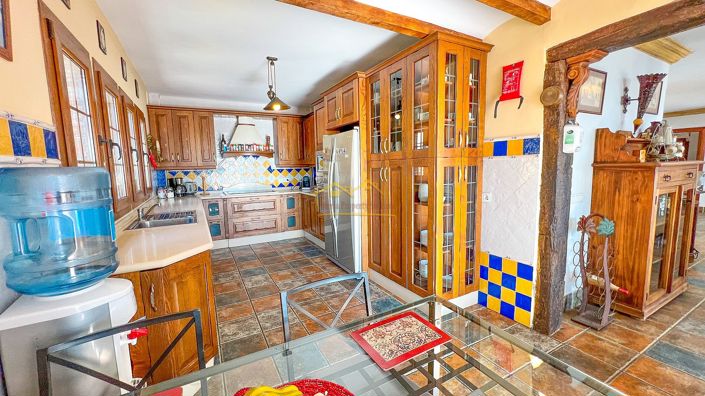 Image No.21-6 Bed Villa for sale