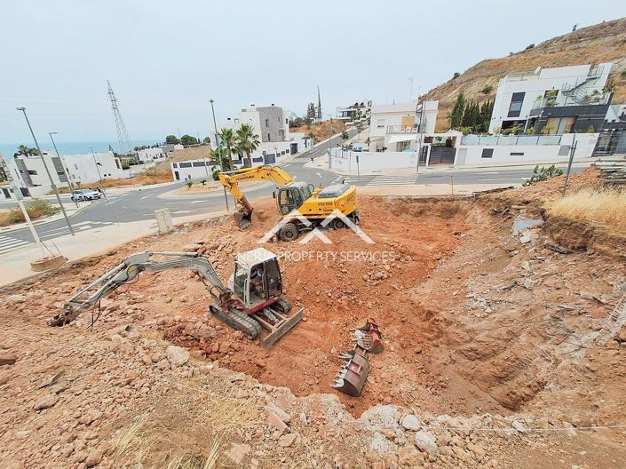 Image No.15-3 Bed Property for sale