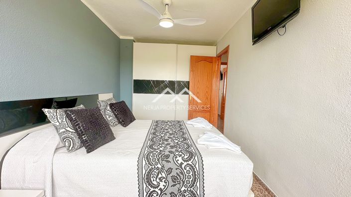 Image No.17-3 Bed Property for sale