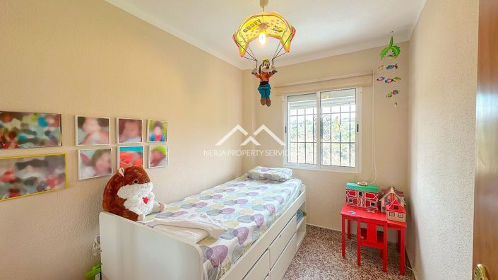 Image No.20-3 Bed Property for sale