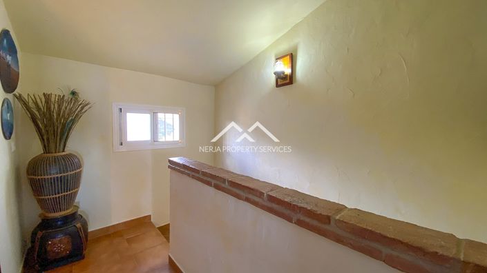 Image No.20-1 Bed Property for sale