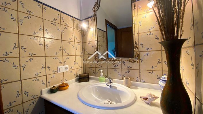 Image No.26-1 Bed Property for sale