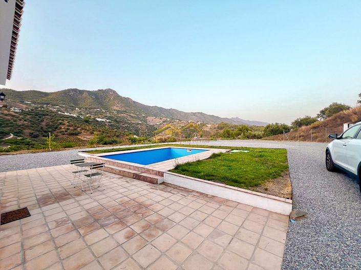 Image No.2-1 Bed Property for sale