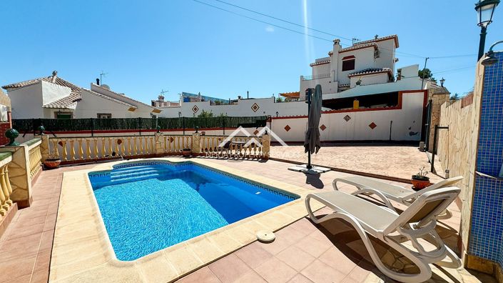 Image No.1-Villa de 2 chambres à vendre à Nerja