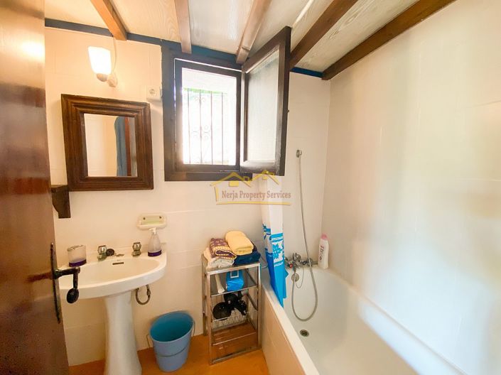 Image No.14-1 Bed Property for sale