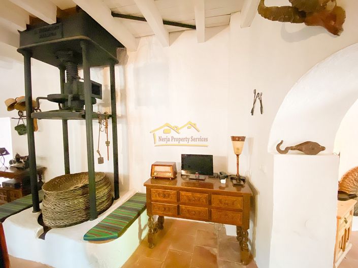 Image No.23-1 Bed Property for sale