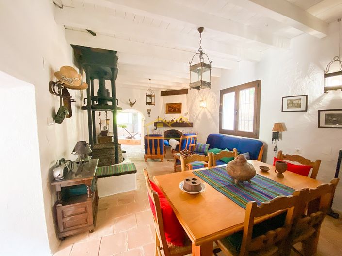 Image No.26-1 Bed Property for sale