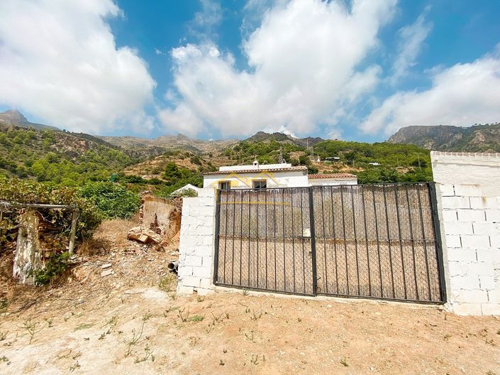 Image No.40-1 Bed Property for sale