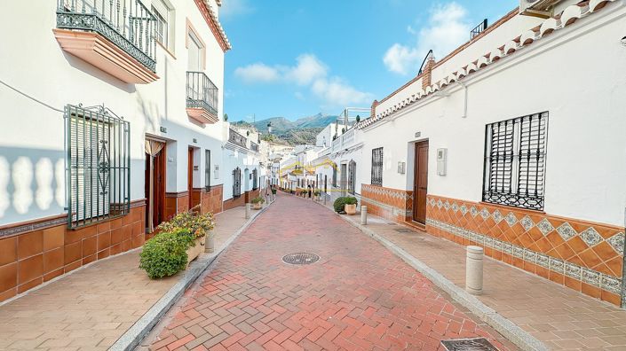 Image No.2-3 Bed House for sale