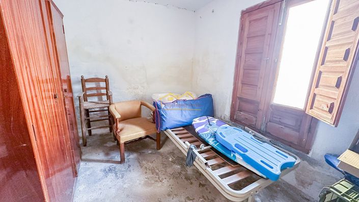 Image No.20-3 Bed House for sale