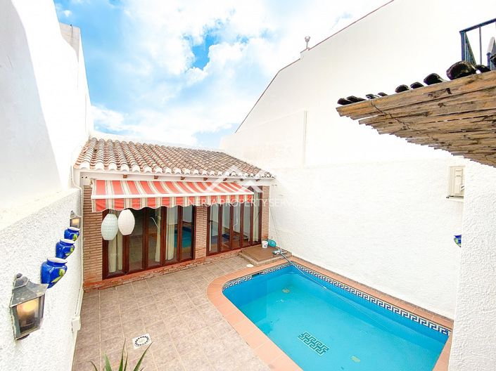 Image No.11-3 Bed House for sale