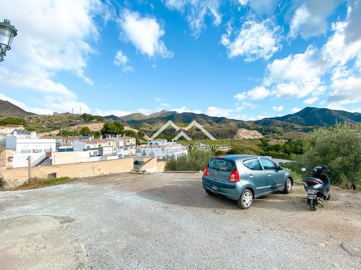 Image No.21-3 Bed House for sale