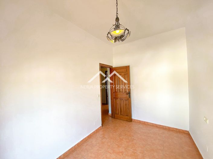 Image No.34-3 Bed House for sale
