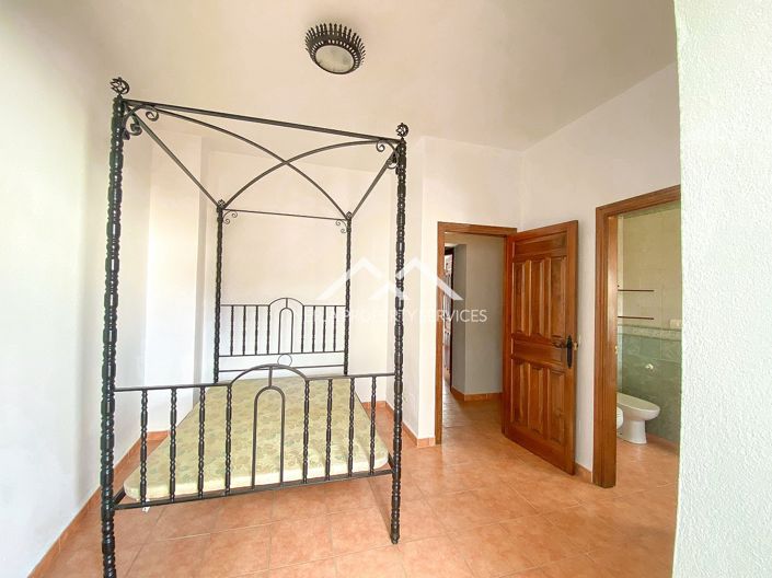 Image No.37-3 Bed House for sale