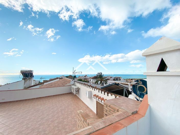 Image No.45-3 Bed House for sale